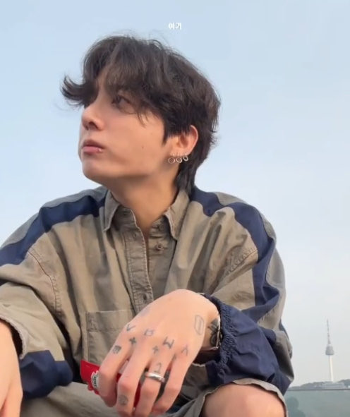thvjkmon's tweet photo. That satisfied face tho https://t.co/ihpos5PxJl