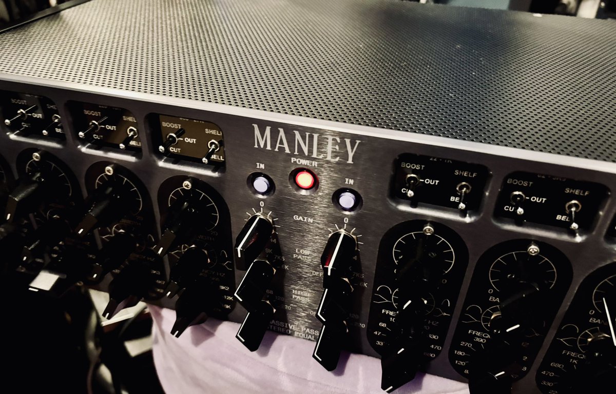 altphonic's tweet image. MNG 久方ぶりの三桁の機材🥰

これは良い、マスタリングで無茶苦茶使う。

自分のカラーになるまで使い倒したい。

#manley #mastering