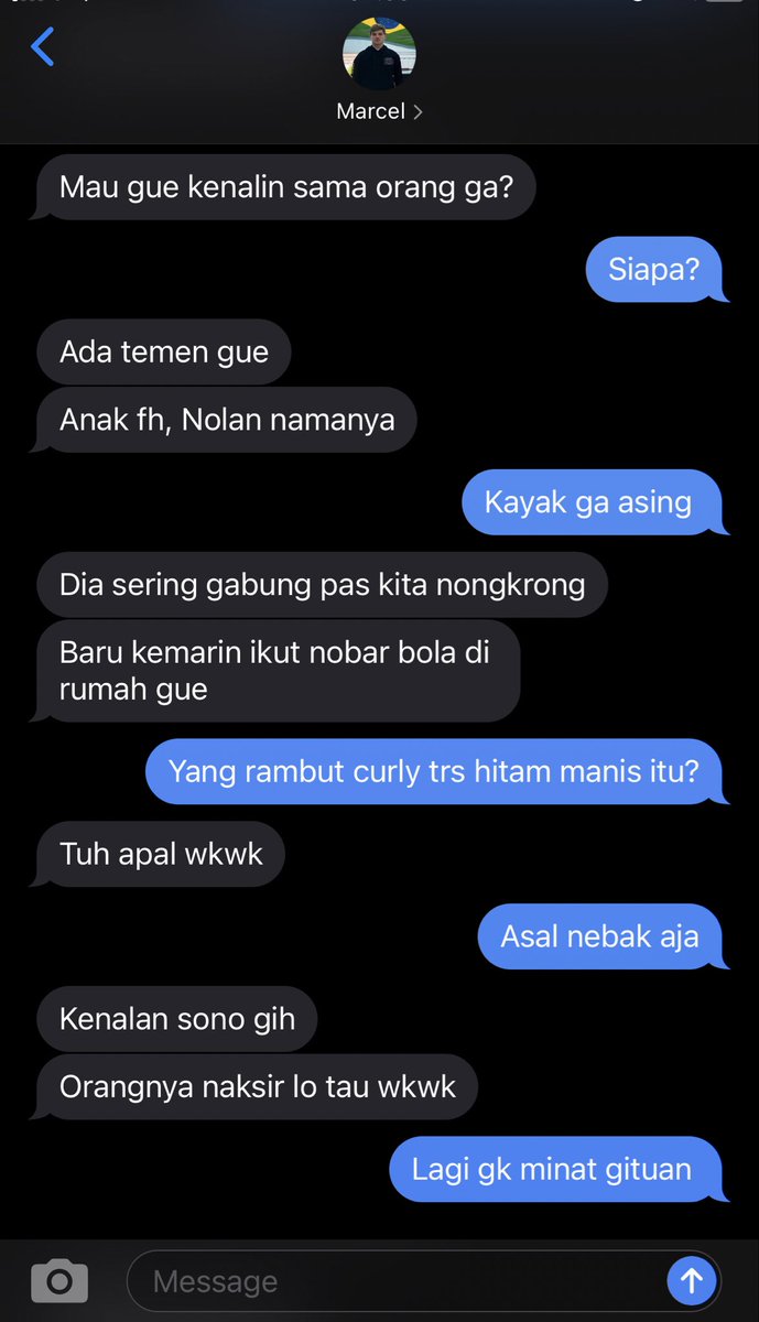 fourmacno's tweet photo. #landoscar few tweets au 

nolan iseng minta bantuan temennya buat deketin azka, tapi masalahnya emang mau orangnya? https://t.co/lQFaI24C03