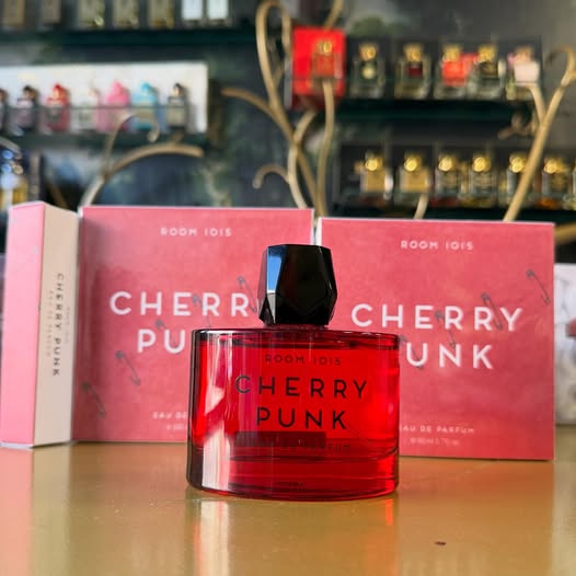 rosinaperfumery's tweet photo. ROOM1015
CHERRY PUNK 📷
430 King’s Road, London, the Vivienne Westwood’s store called SEX, this is where it all begins. Cool kids with bleached hair swapping rare vinyl records.
“Bold, disruptive and authentically individual.”
#cherrypunk #room1015 #rosinaperfumery #nofx #punk https://t.co/JH3IQZuDpM