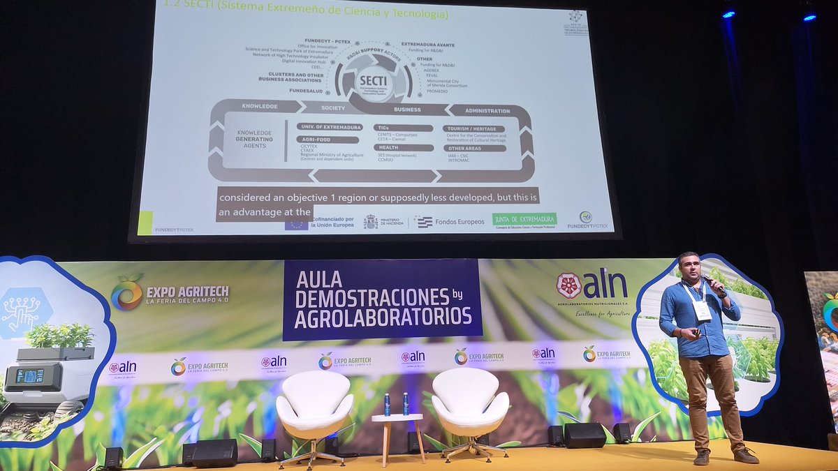 FundecytPCTEX's tweet photo. Último día en Málaga, en @ExpoAgritech, la feria del campo 4.0 que se celebra en @Fycma.

Hoy aprovechamos la jornada para presentar la Red de Incubadoras Tecnológicas de Extremadura, y cómo nuestra región cuenta con infraestructuras de vanguardia y servicios avanzados para un apoyo integral al emprendimiento científico y tecnológico, estés donde estés. 

👉 https://t.co/3sMDvJeKVN

También contamos con un stand de nuestro proyecto @poctep - #DRIVEN, un ecosistema hispano-luso de innovación abierta, interactiva y asequible para guiar los recursos y capacidades de investigación hacia los retos reales de la empresa en Extremadura, Centro de Portugal y Alentejo.