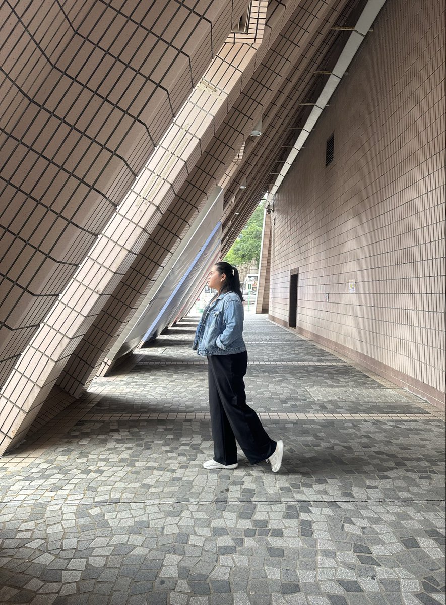 mitzi_fern's tweet photo. 🇭🇰 Angles, attitude, and a little bit of wanderlust 💫

#mitzitrvls #CityAesthetic #TravelWithStyle 
#TravelDiaries #WanderlustSoul #UrbanEscape #VisualJourney https://t.co/QdpF1ehciO