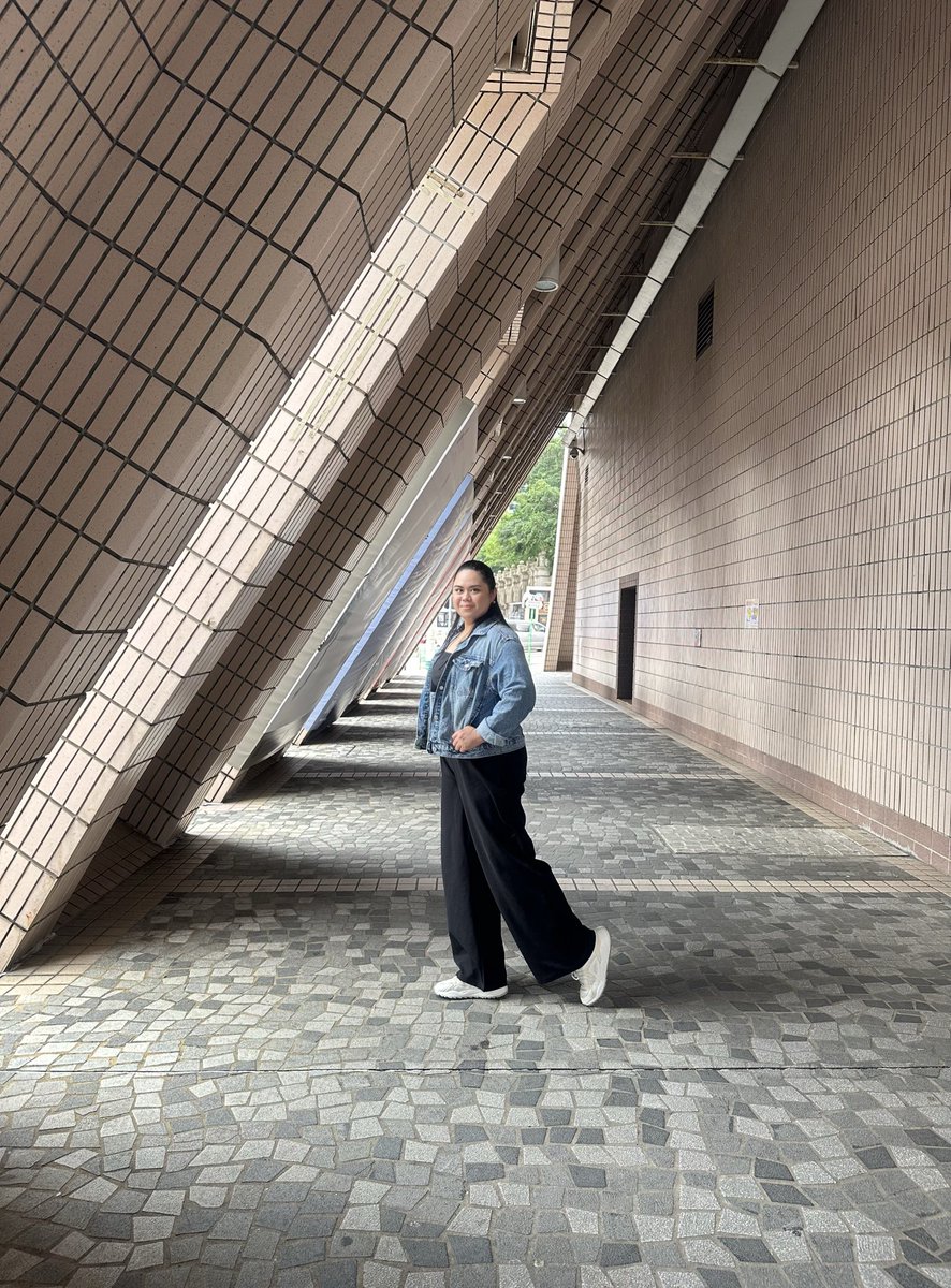 mitzi_fern's tweet photo. 🇭🇰 Angles, attitude, and a little bit of wanderlust 💫

#mitzitrvls #CityAesthetic #TravelWithStyle 
#TravelDiaries #WanderlustSoul #UrbanEscape #VisualJourney https://t.co/QdpF1ehciO