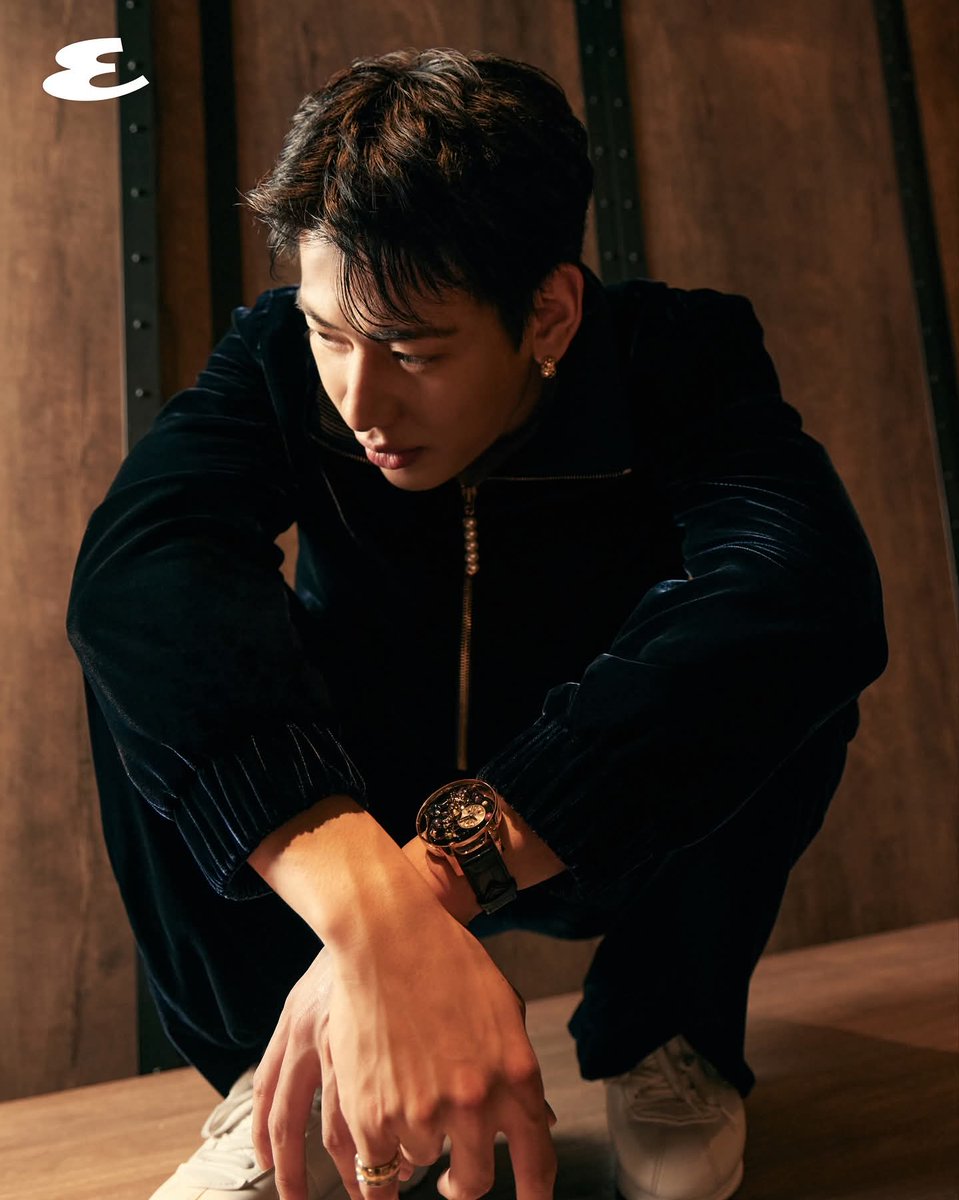 Nz7HSiH2fOmOvdI's tweet photo. หล่อมาก ดูเส้นเลือดที่มือนั่นสิใจเด็กสาว(แก่)ปั่นป่วนมาก😍#EsquireINTERVIEW •  
แบมแบม - กันต์พิมุกต์ ภูวกุล

#แบมแบม #BamBam #뱀뱀
#HOMETOWN #WONDERING
#TheWatchIssue
#Esquire
#EsquireThailand
#ManAtHisBest https://t.co/7usCQeozsp