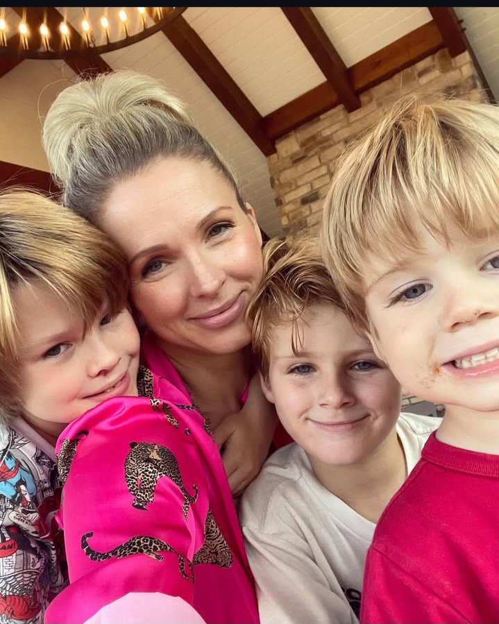 MariaRose837510's tweet image. Children are blessing 🥰