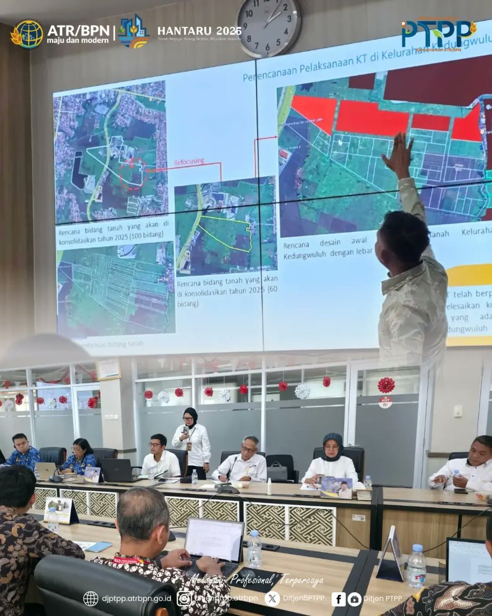 KANTAHKABKUDUS's tweet photo. Direktorat Konsolidasi Tanah dan Pengembangan Pertanahan melaksanakan rapat koordinasi terkait Penyelenggaraan Konsolidasi Tanah di Kabupaten Banyumas pada Selasa (28/10/2025) di ruang rapat Direktorat Jenderal Pengadaan Tanah dan Pengembangan Pertanahan. 
#DitjenPTPP https://t.co/lJZUfj3lAf