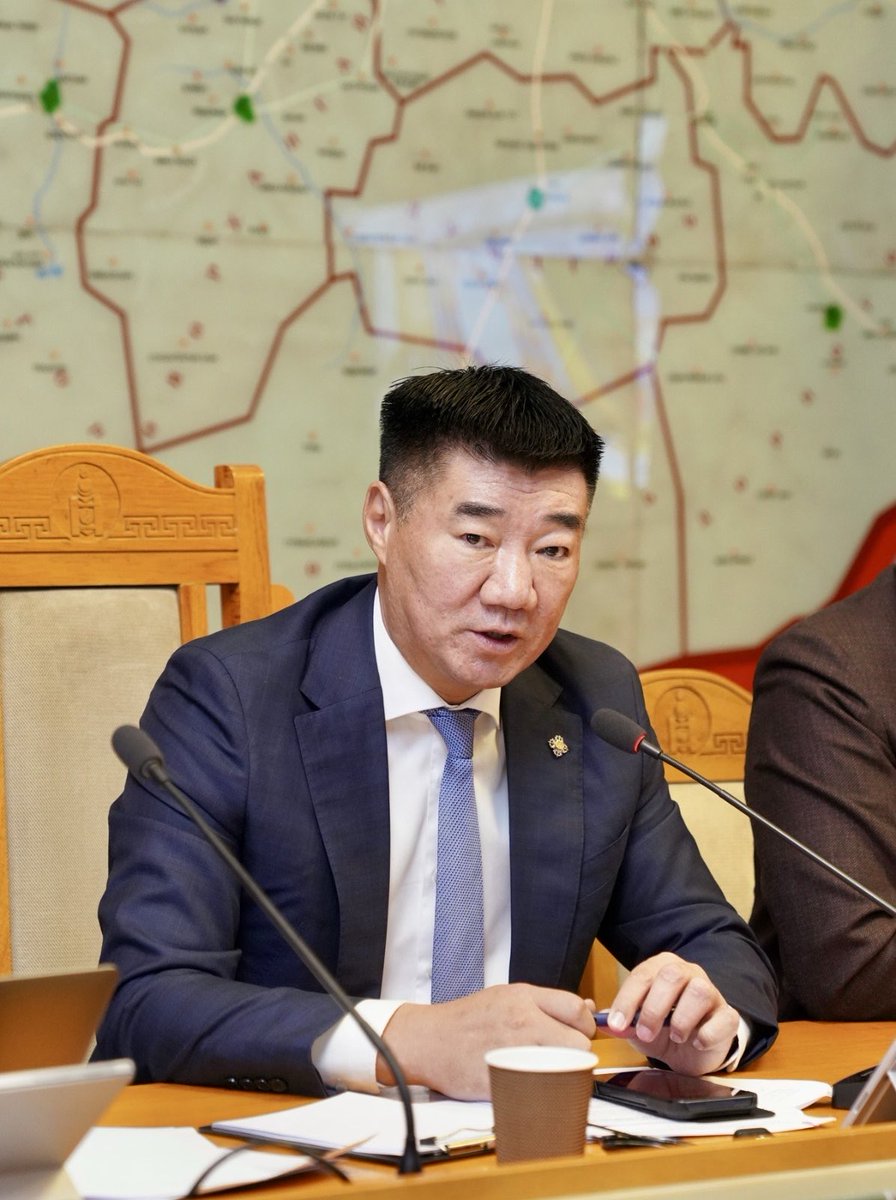 С.Бямбацогт:
“ЭТТ” компанийг нээлттэй, ард түмний хяналтад байлгахаар ЗГ-аас тодорхой бодлого гаргаж бна. Тухайлбал, гадаад, дотоодын хөрөнгө оруулагчдыг татах, тэдгээр хөрөнгө оруулагчид нь компаний үйл ажиллагаанд хяналт тавих нөхцөлийг бүрдүүлэхийн төлөө ЗГХЭГ ажиллаж бгаа