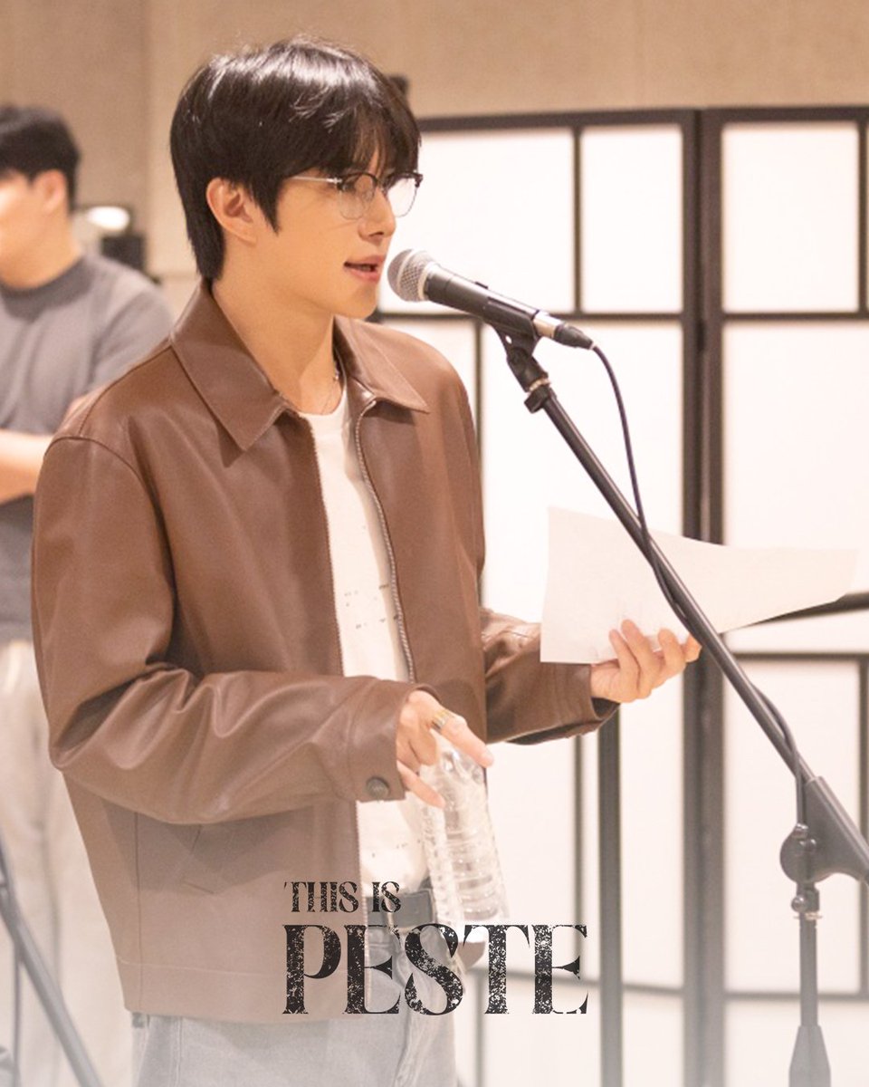 spotlightent_s's tweet photo. #뮤지컬페스트 #페스트 #콘서트 #PESTE

시츠프로브 사진 공개 

ＲＩＥＵＸ 
리유 NCT(정우)
𝐓𝐇𝐈𝐒 𝐈𝐒 𝐏𝐄𝐒𝐓𝐄

📌 예매 : 티켓링크 단독 
📅 2025.10.31 – 11.2  연세대 대강당 

#NCT #정우 #PESTE #JUNGWOO https://t.co/TetUZFu64c