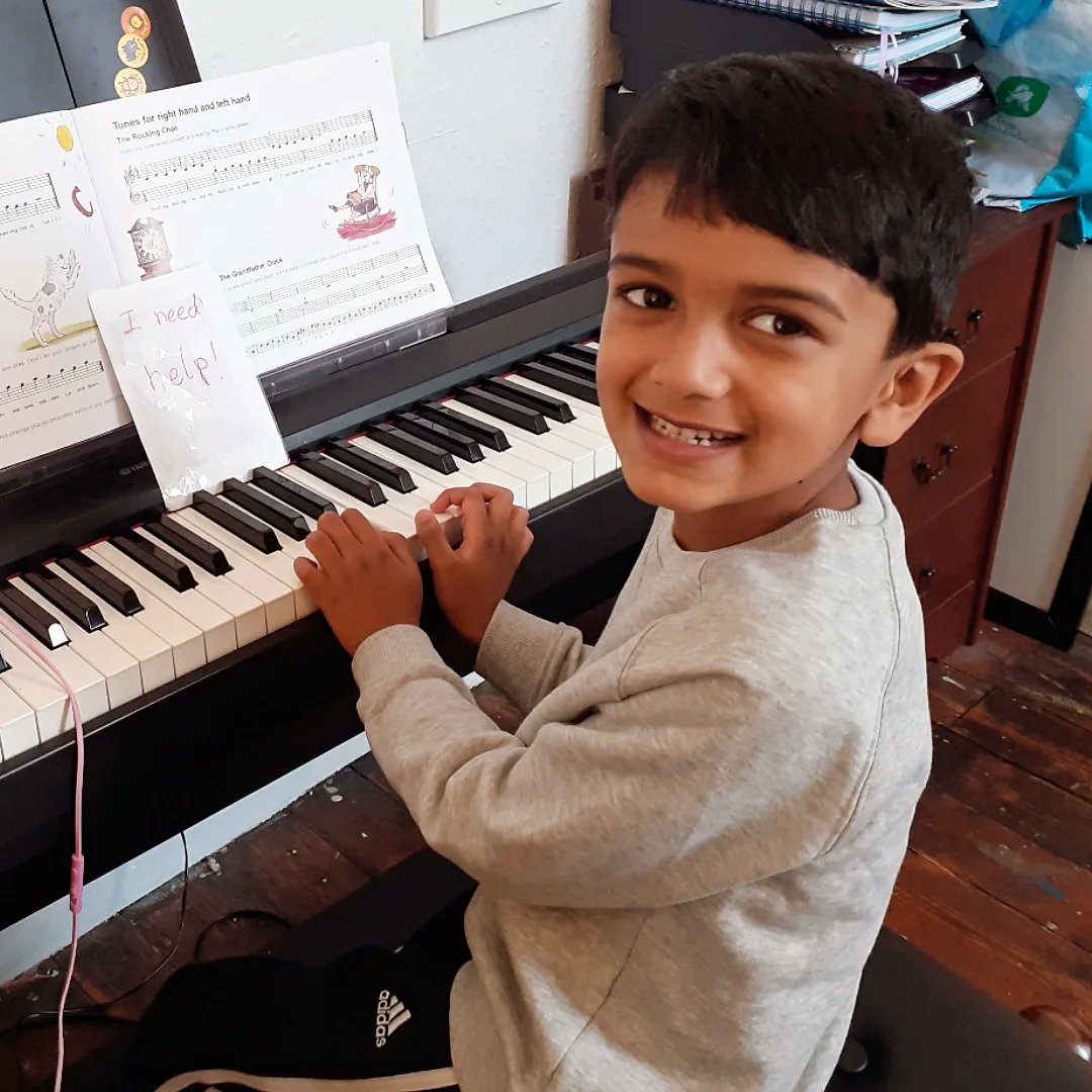 hikariartsuk's tweet image. We’re thrilled to welcome Zayn and Angel to our Turbo Keys programme! Wishing you lots of fun and music as you start your piano adventure! 🎹✨

#pianolessonsswindon #pianolessonsforkids