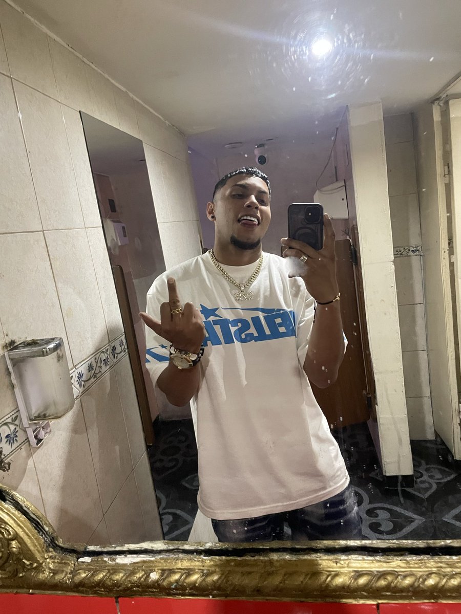 Chris tweet media