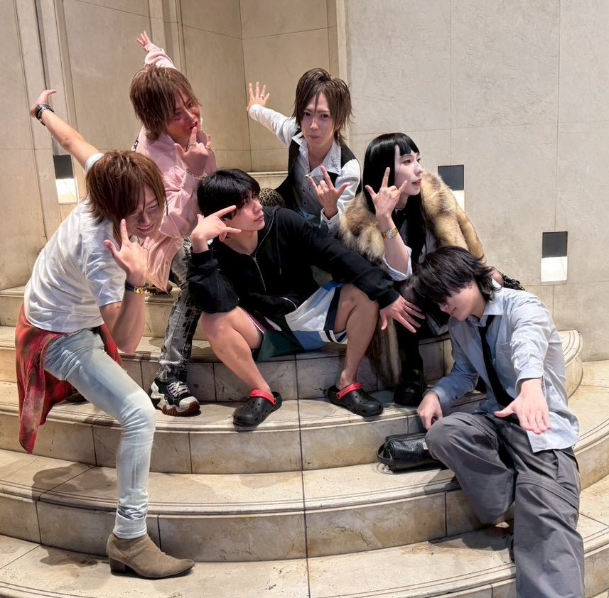 08011713449r's tweet photo. 🌺チームギャル男🌺
パリピモード全開🤘🏾😎🌟

#ハロウィン
#渋ハロ https://t.co/aOP7OXRjGw
