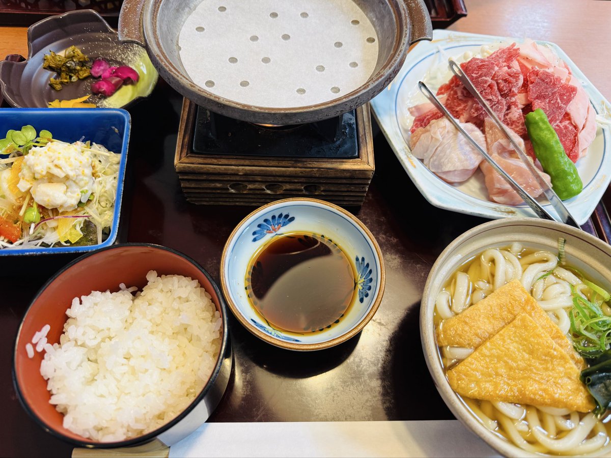 午前中事業用物件の決済終了。手間無し退去無しの事業用物件はナンボでも欲しい所です。
これで取引、今年何回目？の仲介さんと楽しいランチ♪いつも有り難うございます✨