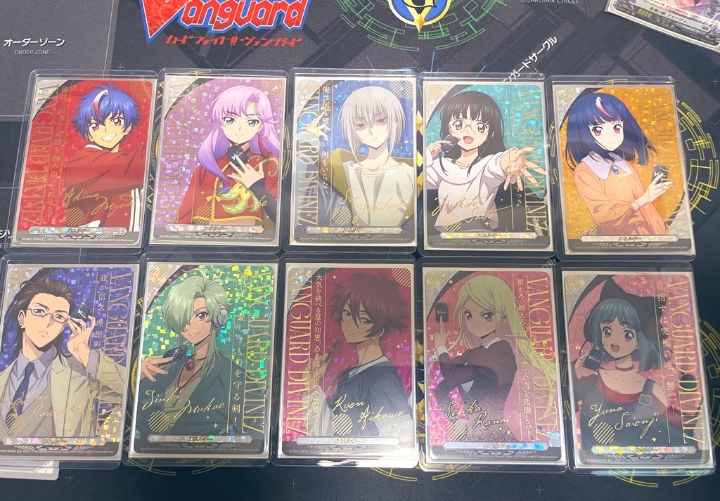 hs07913524's tweet photo. ヴァンガード のメインデッキより高いエネルギー
　アキナとナオだけ買うつもりだったけど結局10枚揃えてしまった
トータルで53000円！ https://t.co/SbsljVXbHJ