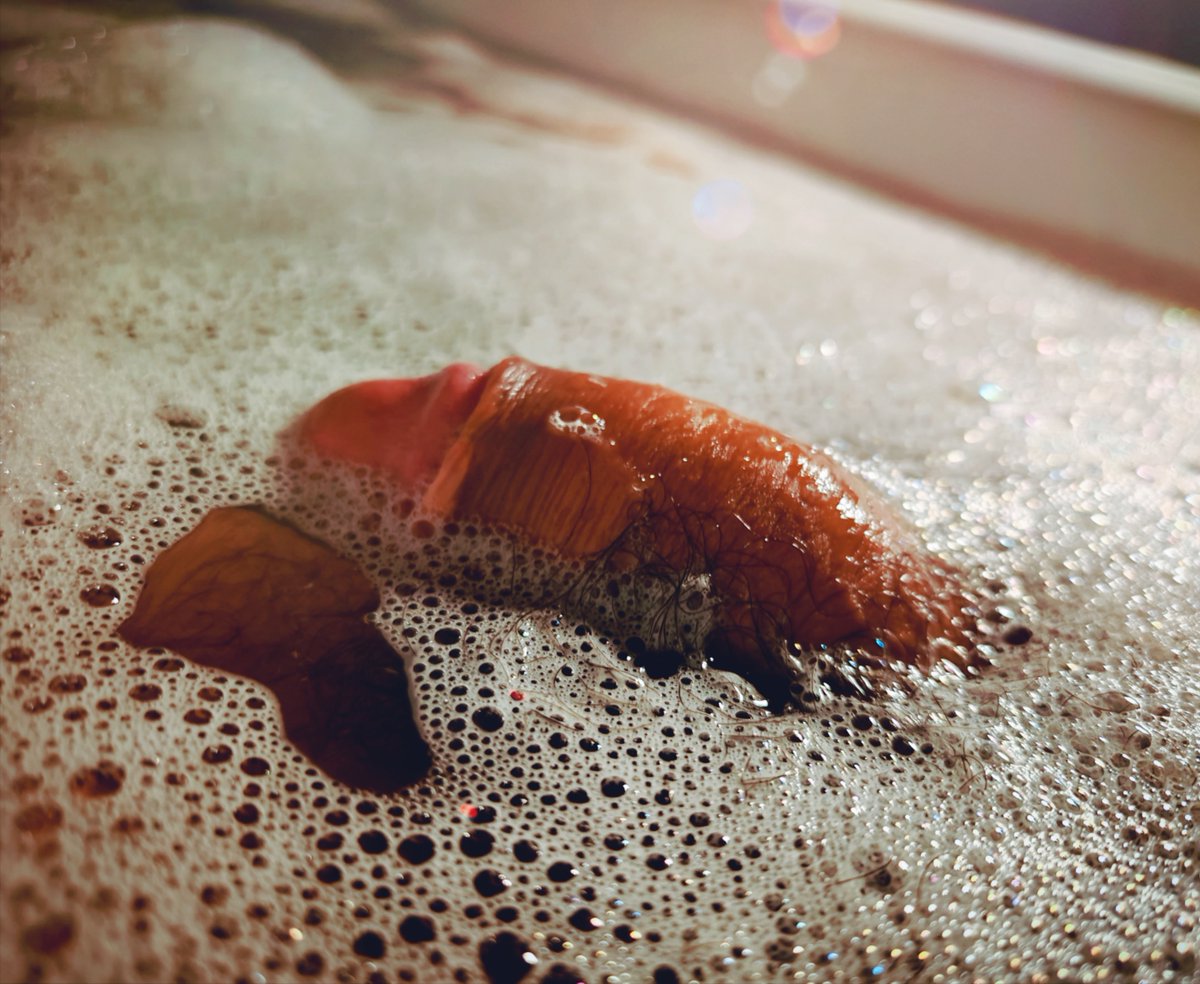 Lifeofa_Dick's tweet photo. Take a bath and relax!

#nudism #naturism #cock #dick #nudeboy #nudeman https://t.co/V1hp4fJr4N