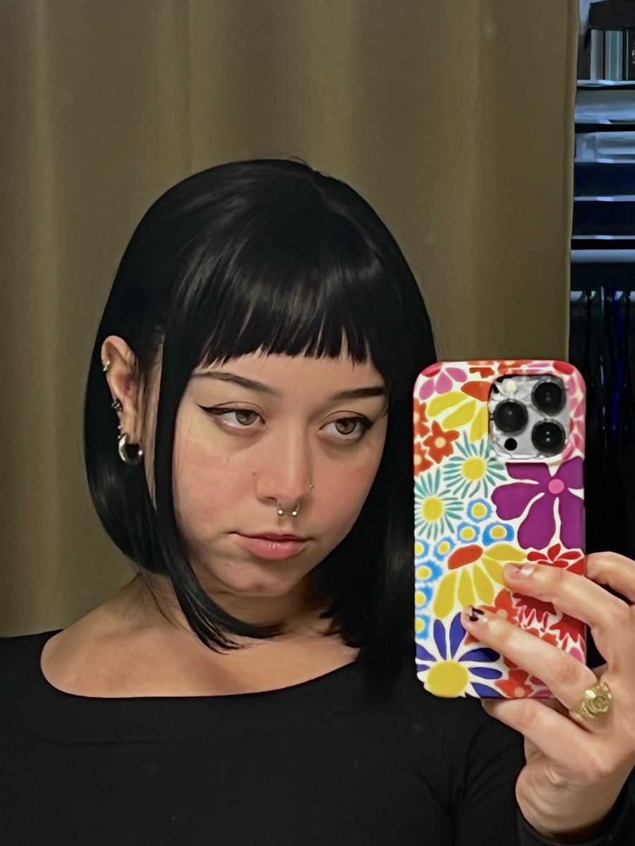 sarahisthebelle's tweet photo. can't wait to bring out the bob for Halloween https://t.co/UrtHC7FDwK