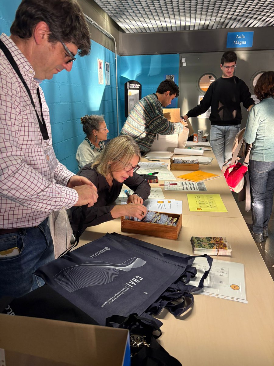 Començen les acreditacions pel  I "Congrés Internacional Recerca i Memòria de les Brigades Internacionals" 
Som-hi!