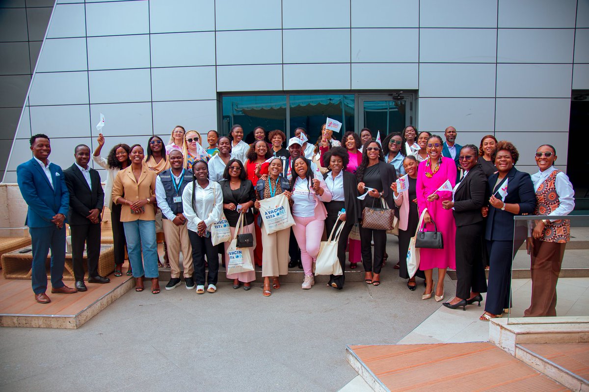 UNICEFAngola's tweet photo. #IdeasOverTea 💜

Over 40 influencers came together to talk about using our voices and platforms to protect girls and women from #CervicalCancer.

We launched the Health Influencers Network! 💉✨

#VaccinesSaveLives #UNICEFAngola #WHO #DNSP #HealthForAll #FightMisinformation https://t.co/vVOcpNThR1