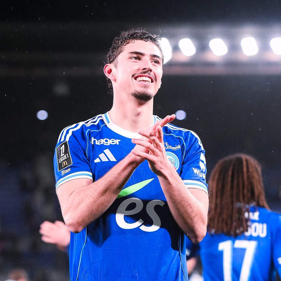 💙🤍🇦🇷 Strasbourg manager Rosenior on Panichelli’s top form: “He is a top player, we've done quite a bit of work with him during the pre-season to try to make him run less”.

“He has channeled his game into decisive positioning. I'm very happy to have him”.