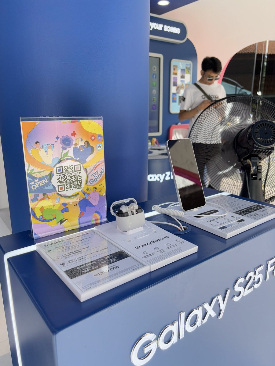 skychialy's tweet photo. Samsung experience #ExploreGalaxyWay #GalaxyZFold7 #GalaxyZFlip7 #GalaxyCampusUGM #GalaxyS25FE Galaxy S25 FE @samsungID https://t.co/ZwoimRsbdS