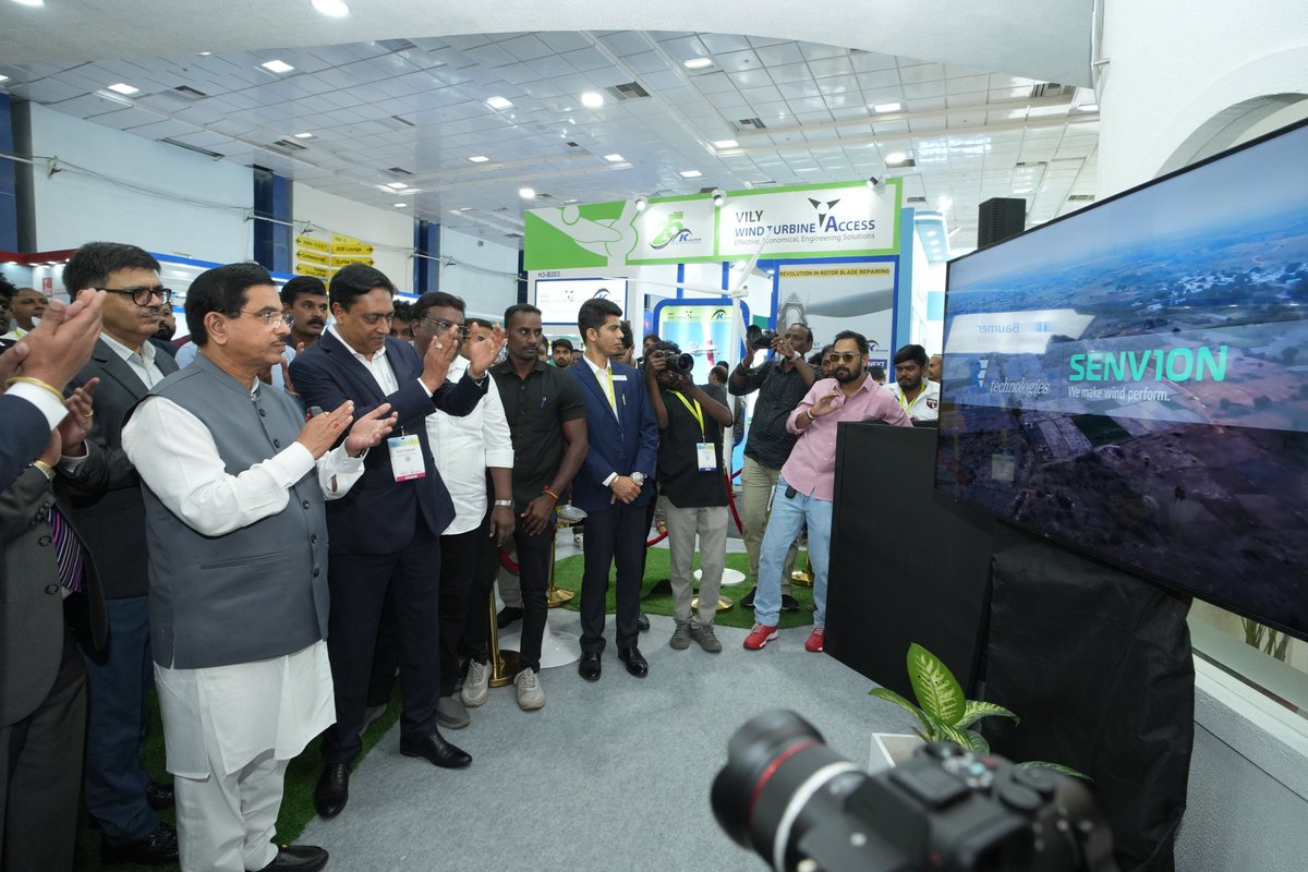 SenvionI's tweet photo. Unveiled at #WindergyIndia2025: Senvion India’s 🇮🇳 engineered 4.2M160 wind turbine!
Graced by Hon’ble Minister @JoshiPralhad, this marks a leap in our #MakeInIndia journey.
4.2 MW | 160m rotor | 85% localized
@mnreindia 
Read more: https://t.co/vZry70B4eb
#CleanEnergy #WindPower https://t.co/jjdFoKPcOr