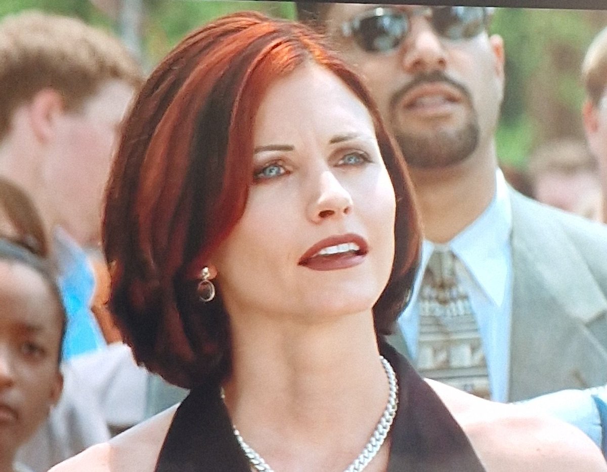 MizChezza tweet media