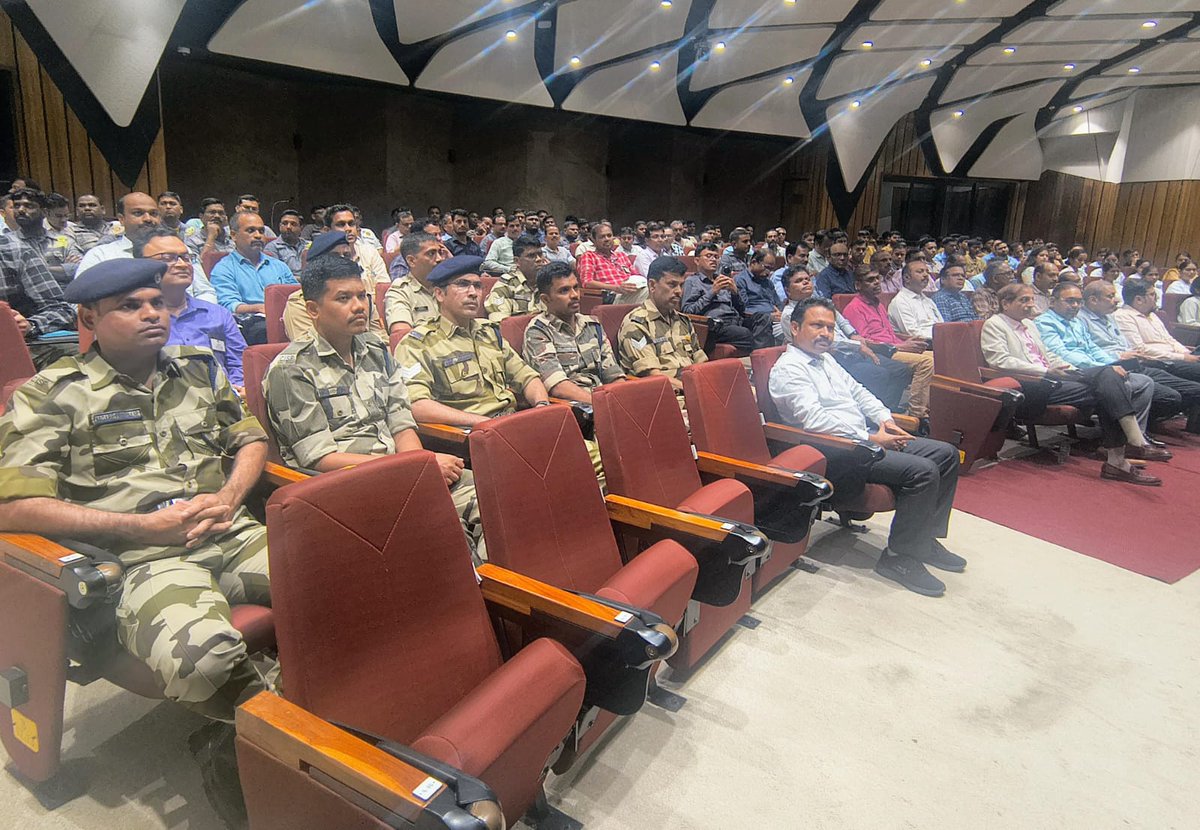 CISFWest's tweet image. #WorldStrokeDay Awareness  An awareness session was conducted at CISF Unit MDL Mumbai, highlighting that every second counts in saving a life. Let’s unite to spread awareness, protect lives, and remember to act FAST! #ActFAST @CISFHQrs