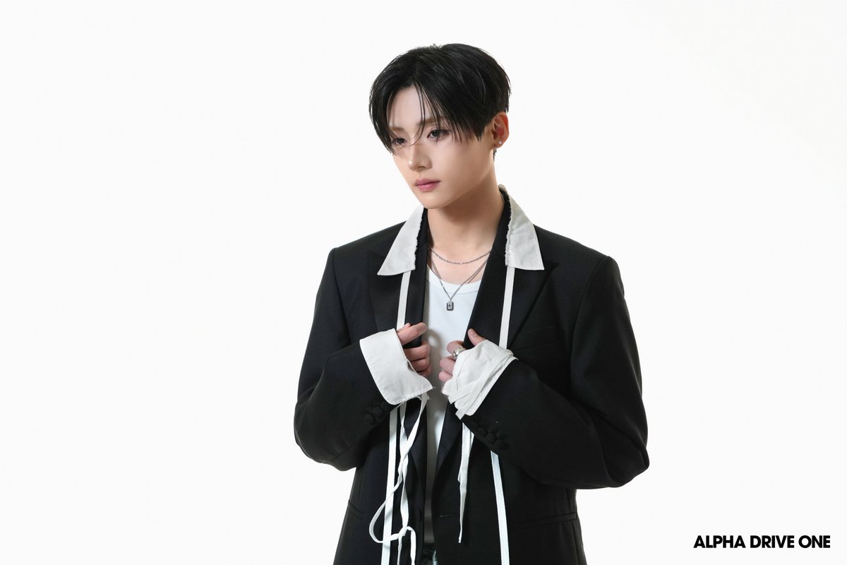 leesangwonfiles's tweet photo. 251030 ALPHA DRIVE ONE (알파드라이브원) Official Profile Behind Photo

#상원 #SANGWON 
#이상원 #LEESANGWON  
#ALPHADRIVEONE #ALD1 
#알파드라이브원 https://t.co/TCloj5BDV8