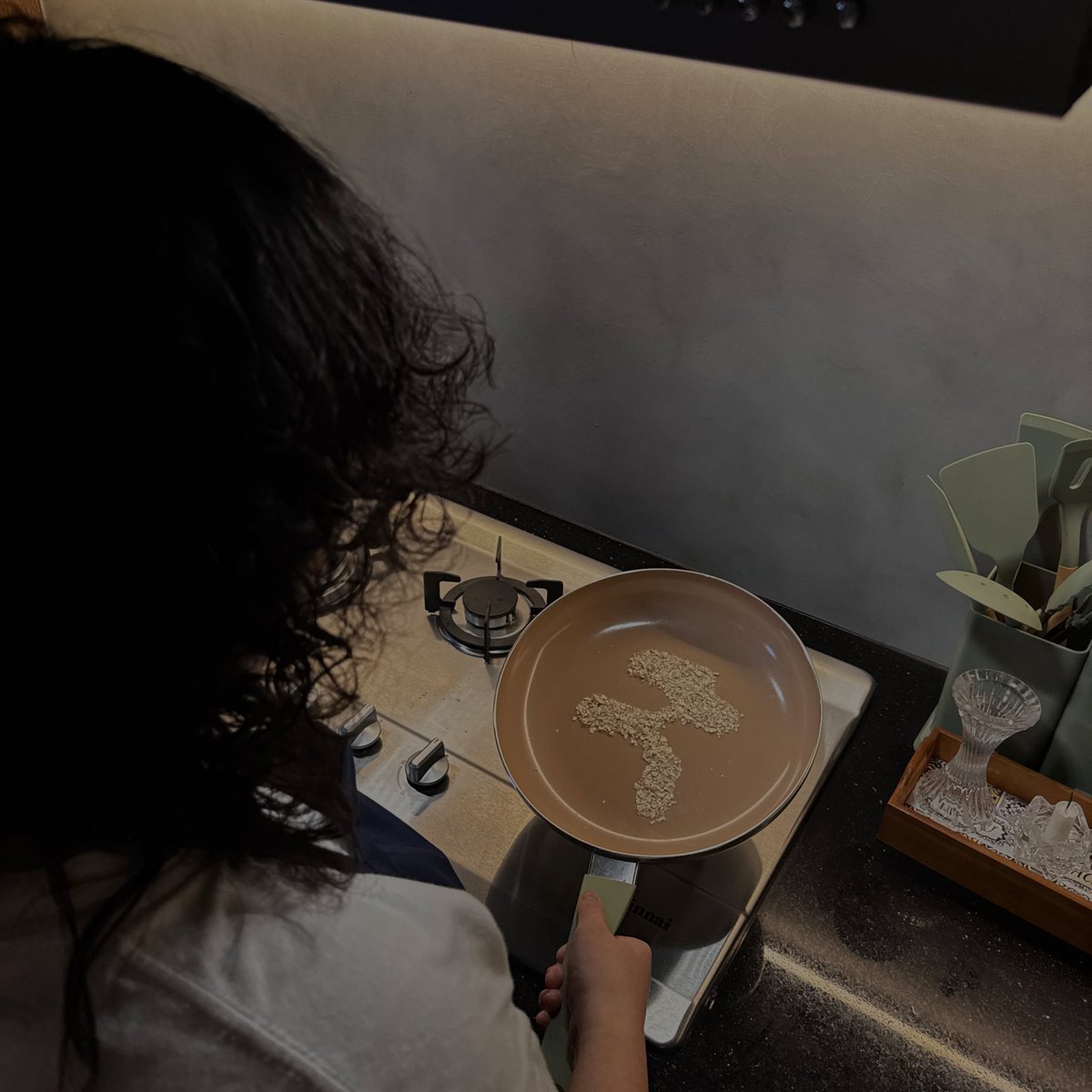 satanicinfant's tweet image. Web2 and Web3 are arguing in the kitchen.
chaos fills the air, pressure builds.
but Rialo stays quiet, cooking in silence, moving fast under heat until the breakthrough hits.
(Cosplaying “THE BEAR” Series)
@RialoHQ 
#Rialoween #YesChef