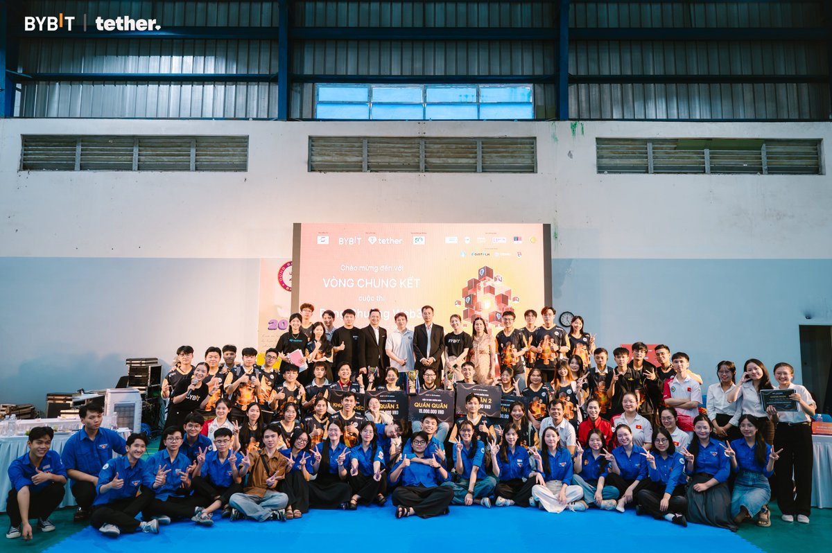 BybitVNOfficial's tweet image. 🎬“Web3 Bell Challenge” 2025 – Inspiring Vietnam’s Next Web3 Innovators 🇻🇳

🔔Co-hosted by Bybit and @Tether_to, Web3 Bell Challenge (Rung Chuông Web3) brought together 400+ students, educators, and leaders in Da Nang — turning learning into an interactive, inspiring journey…