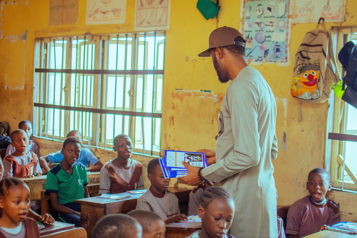 IB_Jinadu's tweet photo. Throwback Thursday 📚
A look back at our visitation to Mushin during the 100 Schools Tour, a moment of connection, learning, and community impact.

The visit reminded us of the importance of staying close to the roots, understanding the real needs of our schools, and working together to build a stronger foundation for basic education.

Every visit wasn’t just an inspection, it was an inspiration to do more for our children and teachers.

The exercise was overseen by the Permanent Board Member for LASUBEB — Hon. O. J. Falana.
Cc @Ojfalana