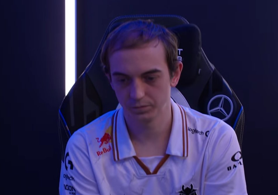 HELP HIM!
G2 stop conforming your drafts &amp; play.

Champions make their own rules.
#Worlds2025