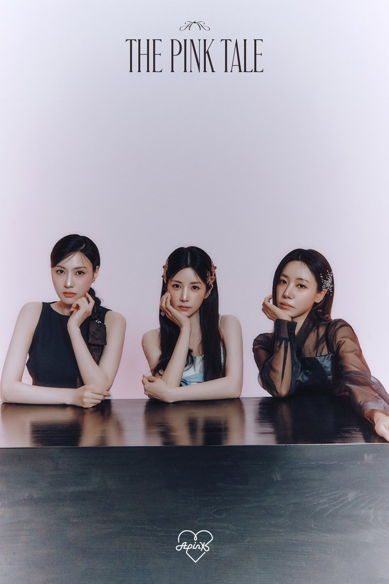 Apink_2011's tweet photo. Apink (에이핑크)
2026 SEASON'S GREETINGS

[THE PINK TALE]
Concept Photo 🌸 초롱 남주 하영

#에이핑크 #Apink
#박초롱 #김남주 #오하영
#THEPINKTALE #분홍설화 https://t.co/P6a4HHvuu9