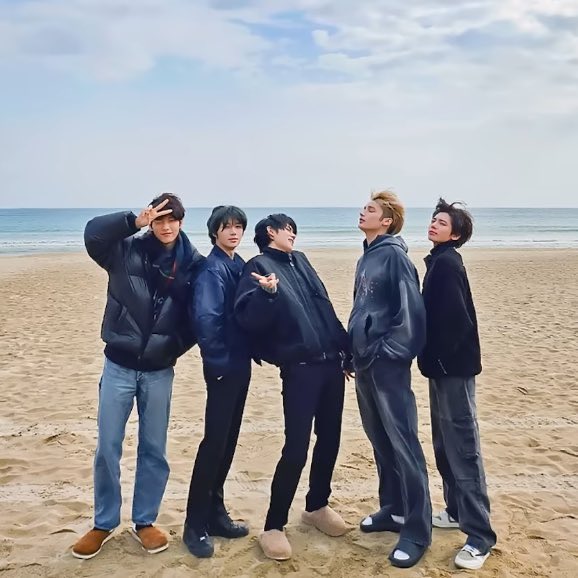 2025 MAMA AWARDS
Fans’ Choice – BONSANG

RT Deal for #TXT

🎁 100 votes

Rules:
⭐️ follow <a href="/kaevotes/">kpop votes</a>
⭐️ rt &amp; like this tweet and our pinned
⭐️ reply proof [min. 250]

WTS:
Bonsang: 100 votes - ₱280/$5.5
Daesang: 100 votes - ₱550/$10

⏰ Nov. 1, 2025 #kaevotes_GA