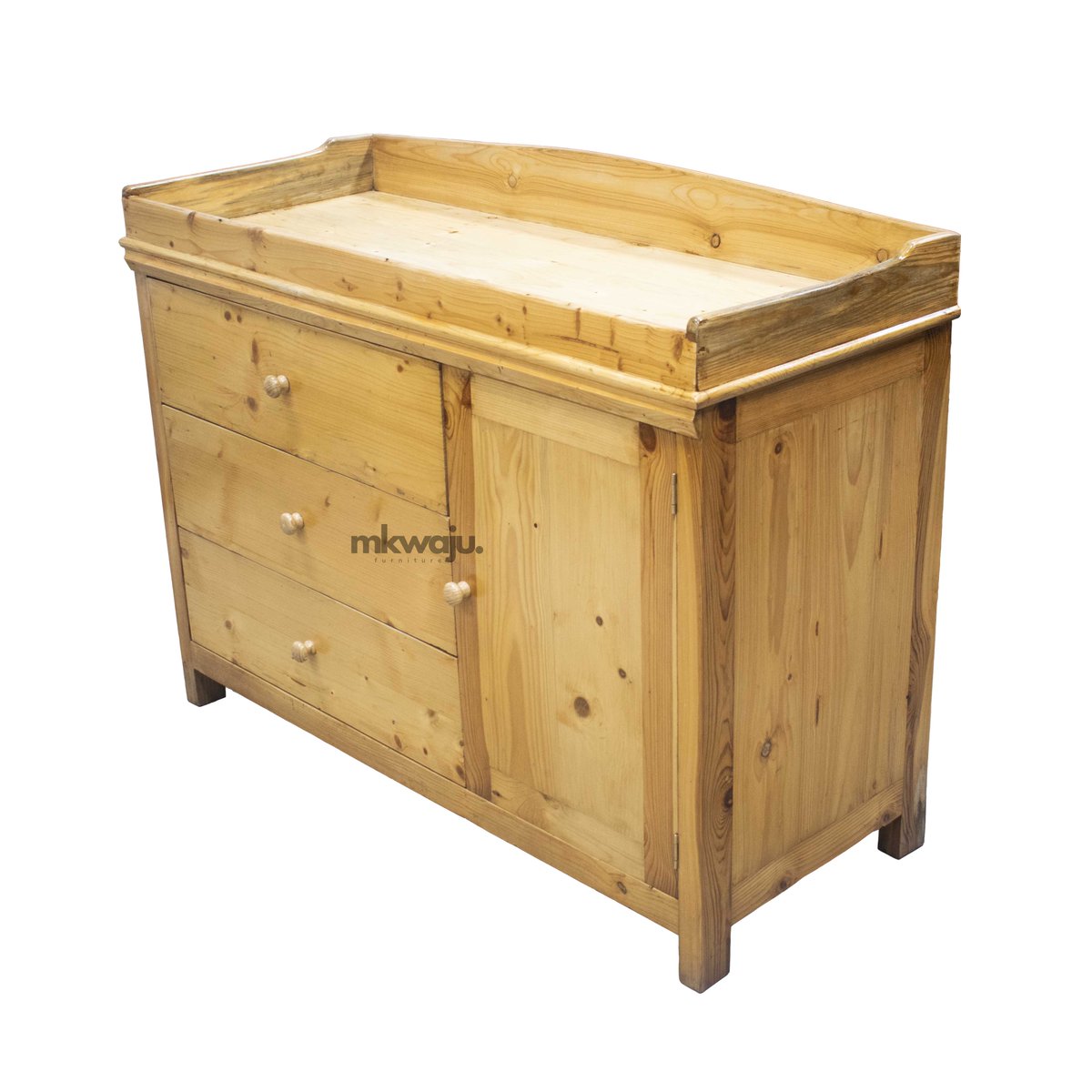 fenwickooko's tweet image. Before any piece earns the Mkwaju name, it undergoes rigorous quality assurance checks.