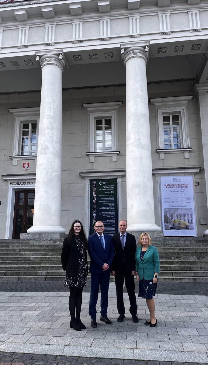 🔐 Česko a NBÚ u jednoho stolu s bezpečnostními experty z celého světa

Naši kolegové se nedávno zapojili do jednání skupiny MISWG ve Vilniusu. Tahle mezinárodní platforma sdružuje státy, které si otevřeně vyměňují zkušenosti z oblasti průmyslové bezpečnosti. Protože hrozby jako