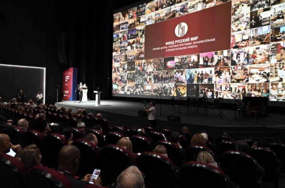 RusEmbIndia's tweet image. 🌐 On October 20-22, #Moscow hosted the XVII Assembly of the Russkiy Mir Foundation supported by @mfa_russia. The event was dedicated to promoting the #RussianLanguage and preserving cultural &amp;amp; historical heritage.

👉🏻 t.me/RusEmbIndia/12…