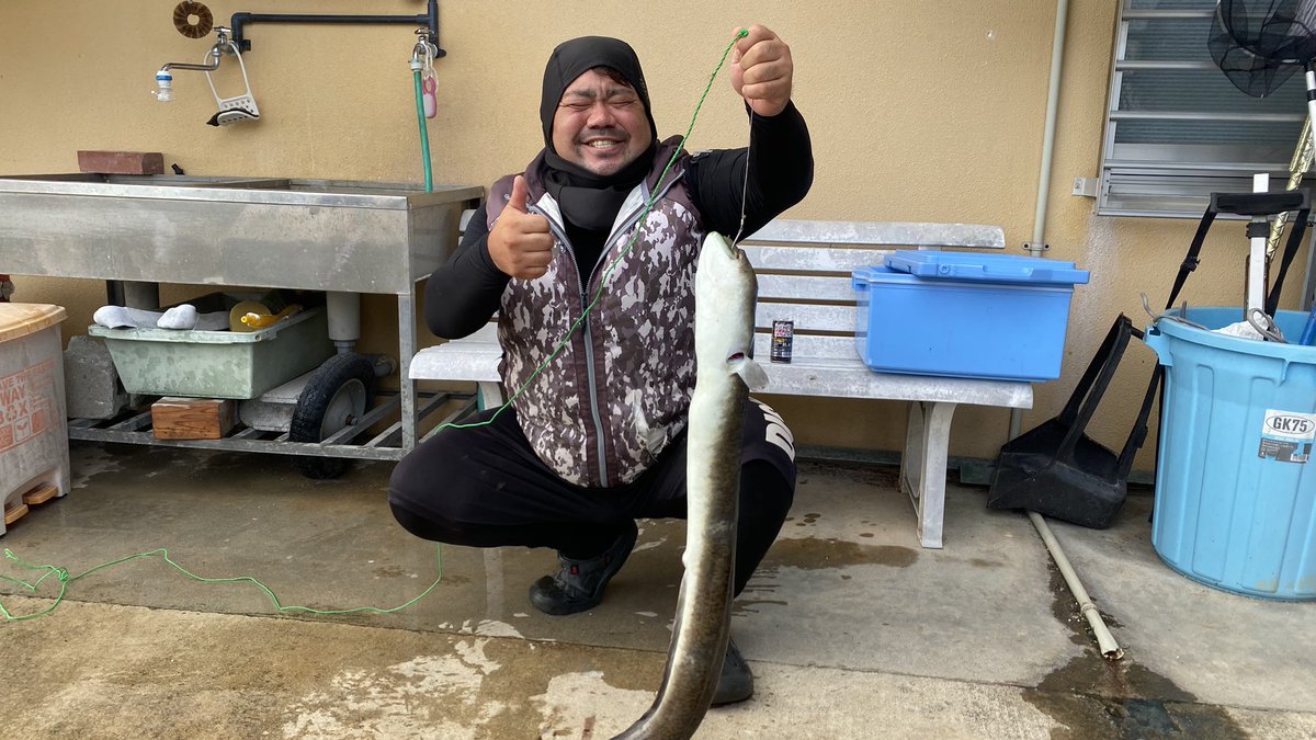 8000？！？！
みんなありがとう😭
宣伝する事ないんだよな…
どうしよう…

農家ではありません😂
趣味です🫰

ウナギ欲しいんだろ？
釣れたてのウナギ欲しいんだろ？
ヌメリが欲しくてたまんねぇんだろ？
ウナギ欲しいって言えよ

#みんなの笑顔がみたい
#ゲイ画像笑顔
#平和
#バズらせてありがとう