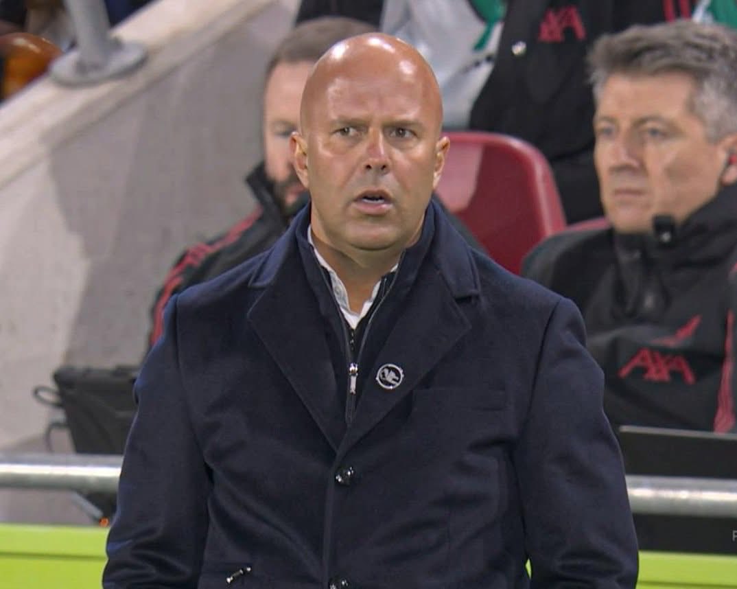 The face of a manager that has no idea wtf he’s doing now he’s not using Klopps tactics and overpaying pensioners Salah and Van Disney to cripple long term success 🤣🤣