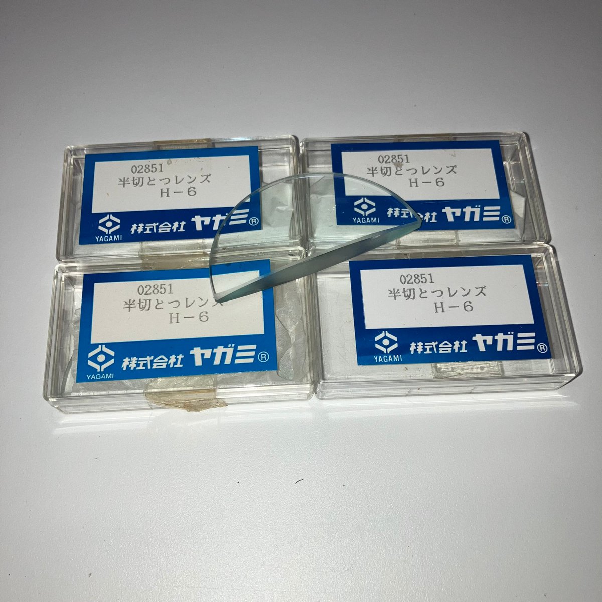 minamichita_tw's tweet photo. 販売する廃校備品をご紹介⑤
・半切とつレンズ
・理科実験器具、顕微鏡
・卓球ラケット、縄跳び、ボールなどなど
廃校備品のため、数に限りがあります！

１１月１日（土）午前９時から午後２時３０分まで
南知多町産業まつり　企画財政課ブース

#ガッコーフリマ #南知多町産業まつり2025 #南知多町 https://t.co/q4NrEOdbMM