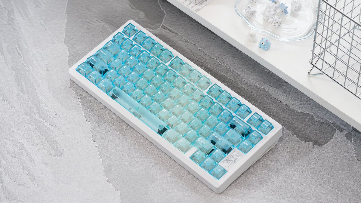 Chilkeykeeb's tweet image. 💙We captured the light of a glacial lake in a crystal-clear case. 
🔹chilkey.com/products/slice…

#chilkey #Slice75HE #keyboard
#MechanicalKeyboard #CustomKeyboard