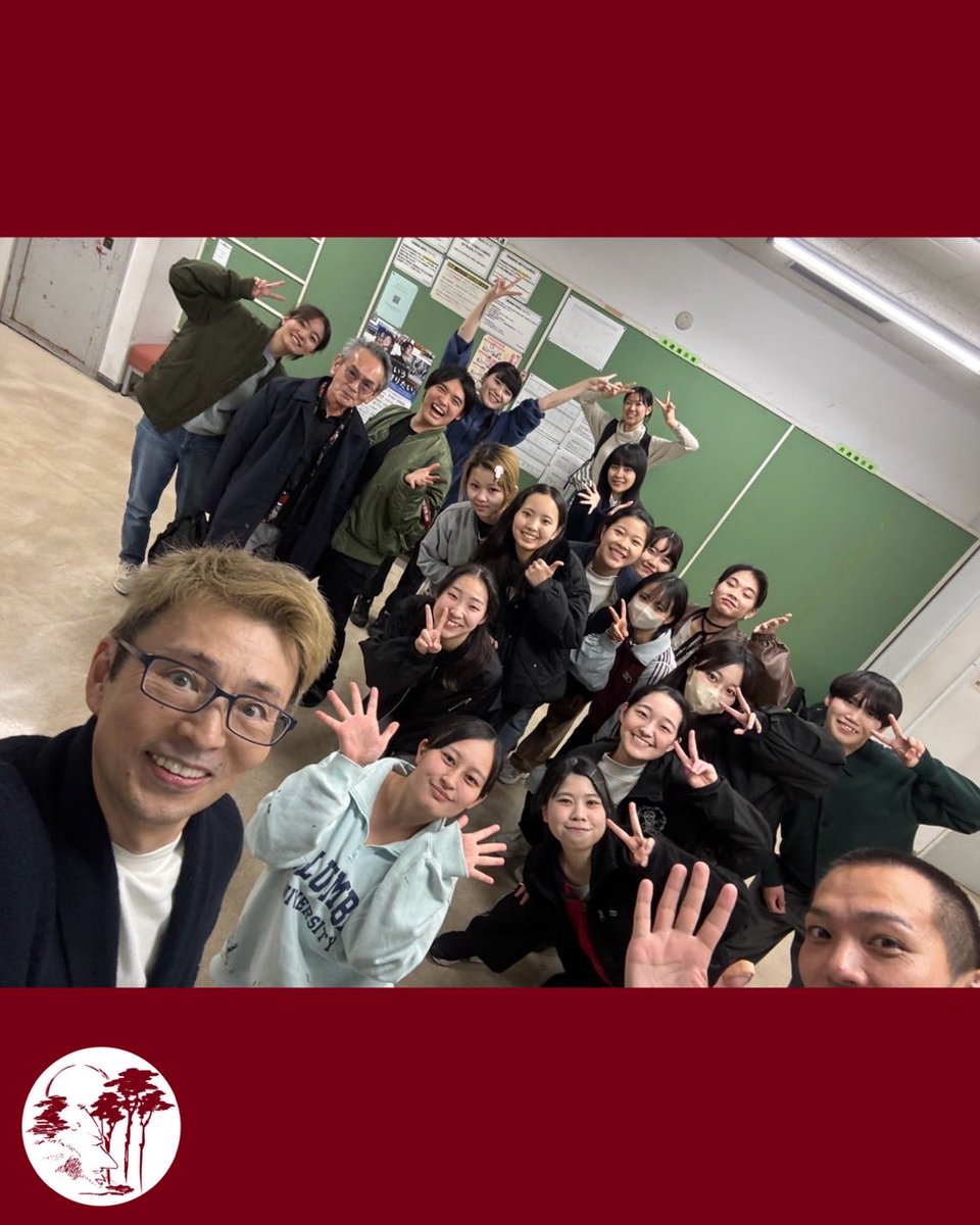 積田裕和さんと22期卒業生の佐野圭亮さんに、殺陣を教えていただきました！

プロの方々にご指導いただき、学生が考えた動きに手を加えていただくことで、クオリティがぐんと上がり身が引き締まる思いです。

とても有意義な時間となりました！

積田さん、佐野さん、ありがとうございました✨