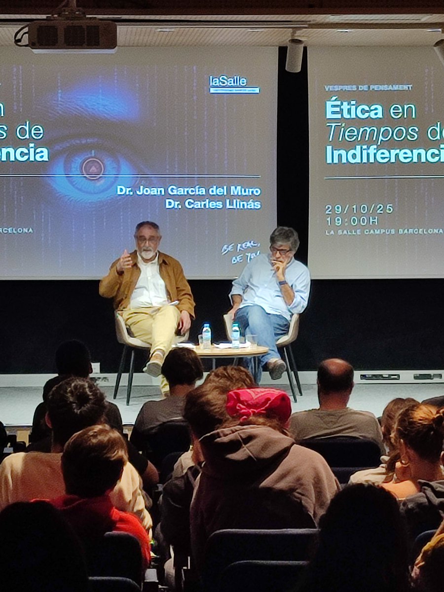 Eumo_Editorial's tweet photo. Moltes gràcies a @LaSalleBCN per acollir la conversa entre Carles Llinàs i Joan Garcia del Muro @jgdms2 sobre 'Els convidats de pedra' dins del cicle Vespres de Pensament. https://t.co/F4EhMDN6mv