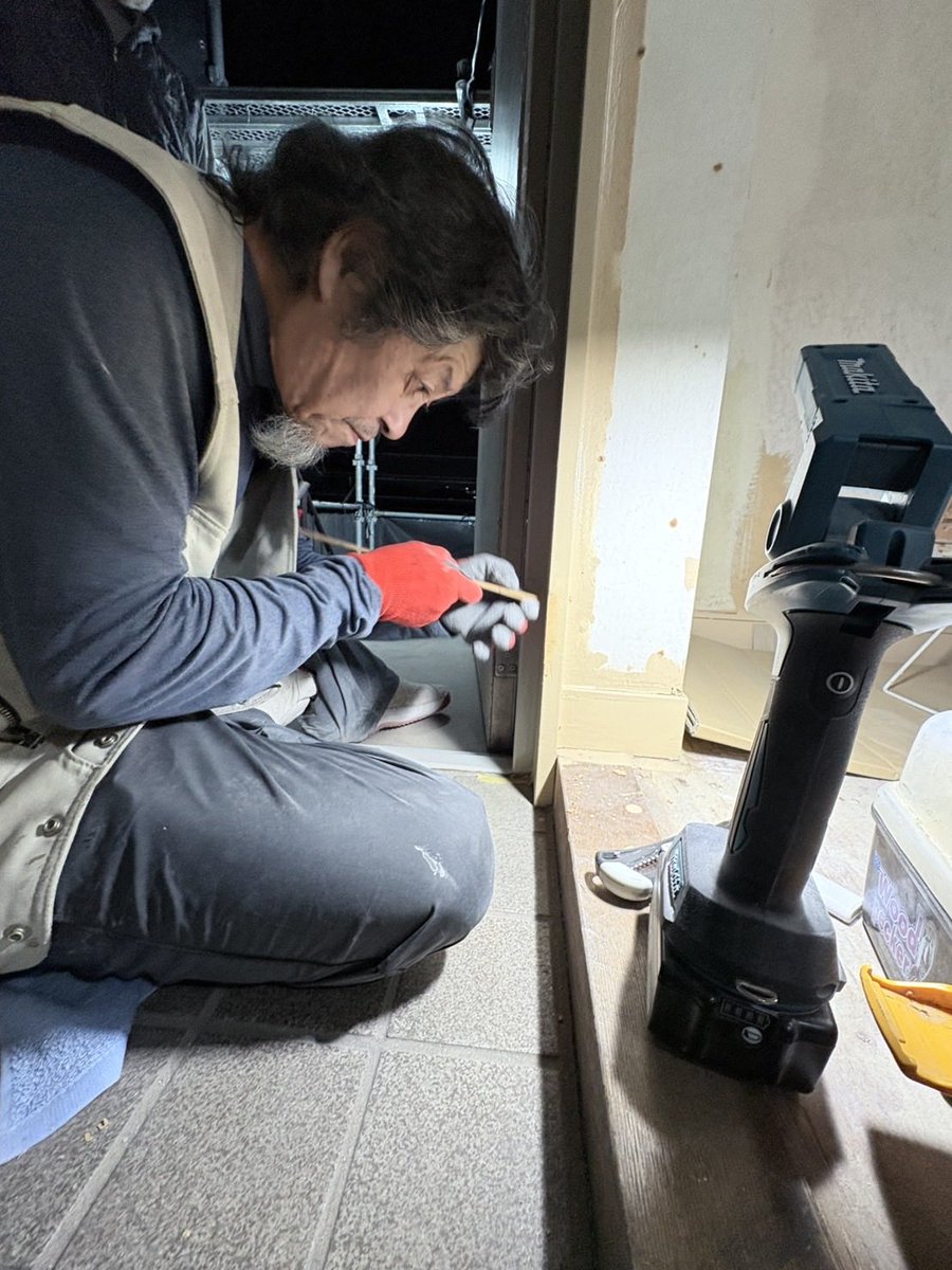 LEOSLAND's tweet image. 昨日の夕方、埼玉の現場にて🌆
ご近所の方にお茶をいただいたり、声をかけていただいたり☺️
あたたかい雰囲気の中で、作業も順調に進んでます💪
#企業公式相互フォロー