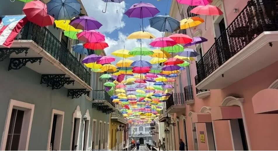 Caribbean Tours | PUERTO RICO 🇵🇷 Old San Juan Historical Walk, Shopping, and Dining w/ Transport. A Unique Cultural Delight in Puerto Rico!
The Cultural One is a half day adventure through Old San Juan. fareharbor.com/embeds/book/ca…