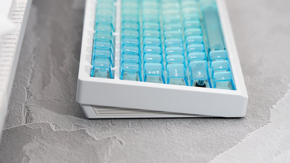 Chilkeykeeb's tweet image. 💙We captured the light of a glacial lake in a crystal-clear case. 
🔹chilkey.com/products/slice…

#chilkey #Slice75HE #keyboard
#MechanicalKeyboard #CustomKeyboard