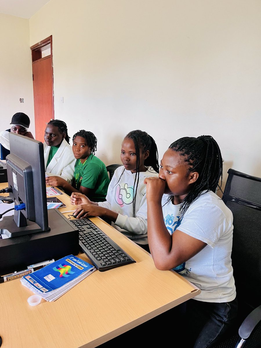 CGVSUganda's tweet image. Empowering the next generation of women leaders!💻

Huge progress at Central Girls Vocational School as the students dive into their practical ICT classes building essential digital skills for future careers and economic independence.
#GirlsInTech #Uganda #GirlsNotBrides #ReEntry