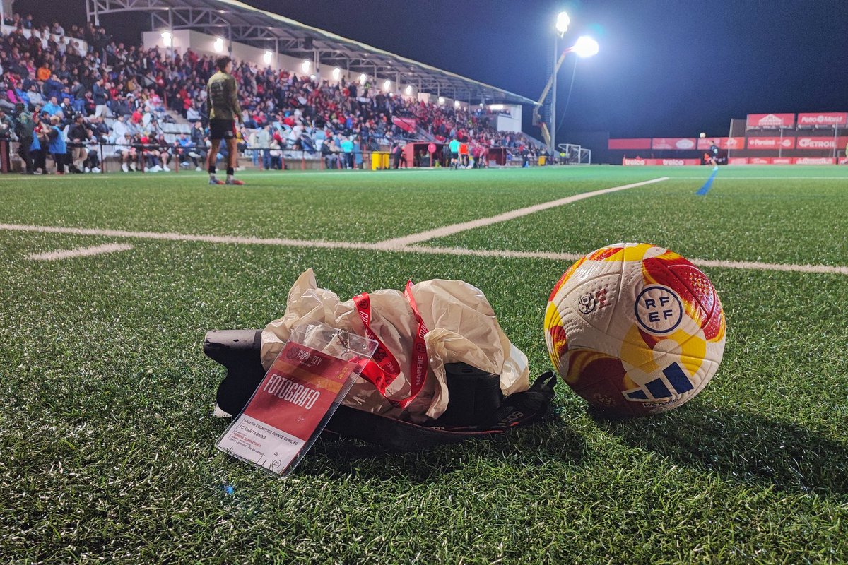 🏟️🏆❤️ Noche histórica de #CopaDelRey en #PuenteGenil. Una página más de historia en el fútbol pontanés.