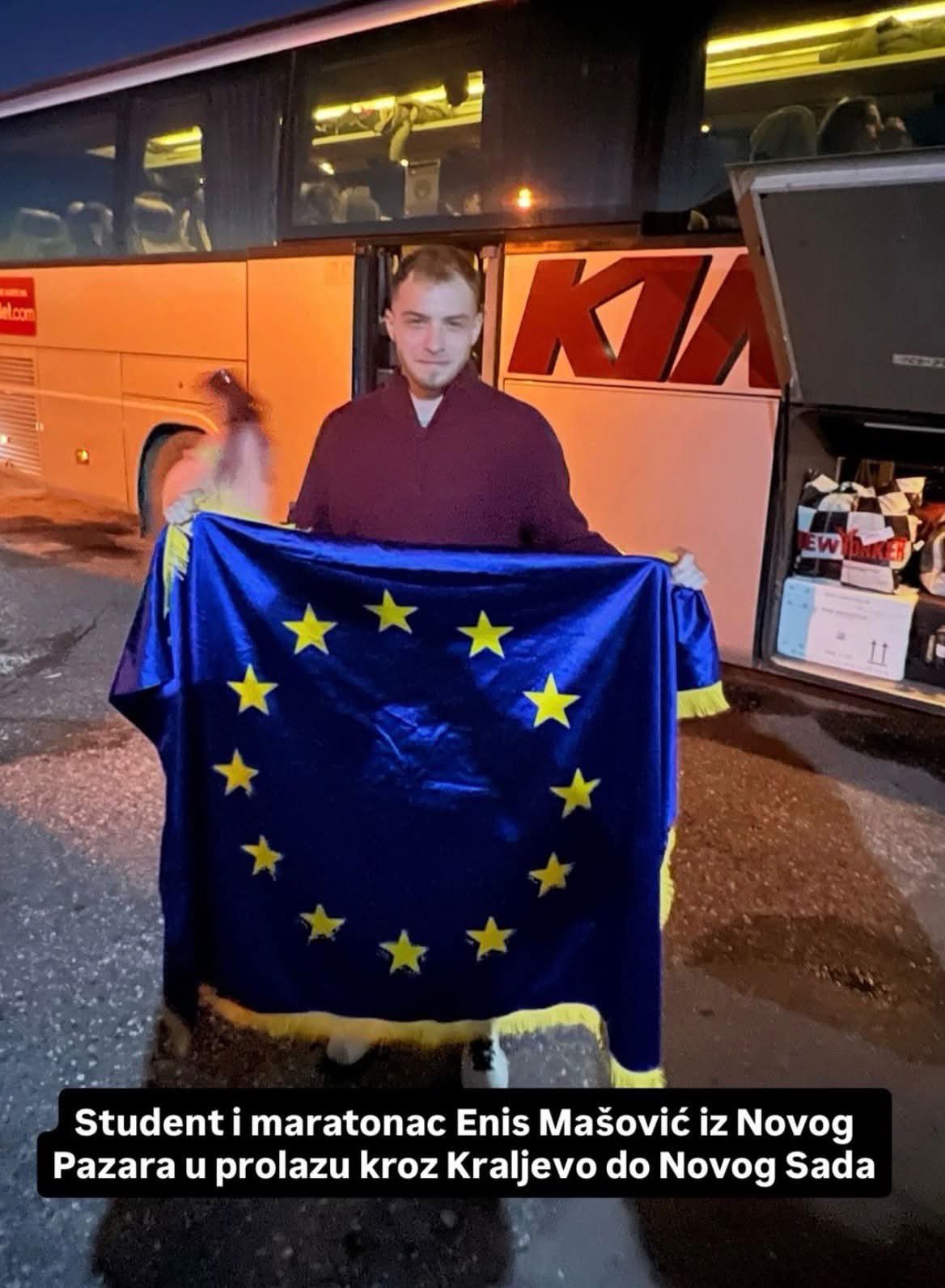 G4fqXlIXYAA16c3?format=jpg&name=large