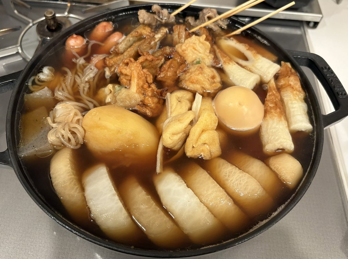Rena_writer's tweet photo. 今年もおでん始めました🍢
料理ができるところまできて、元気ってところまであともう少し。私はお腹にやさしい具材だけ食べる。 https://t.co/yVv2Ob9Tpz
