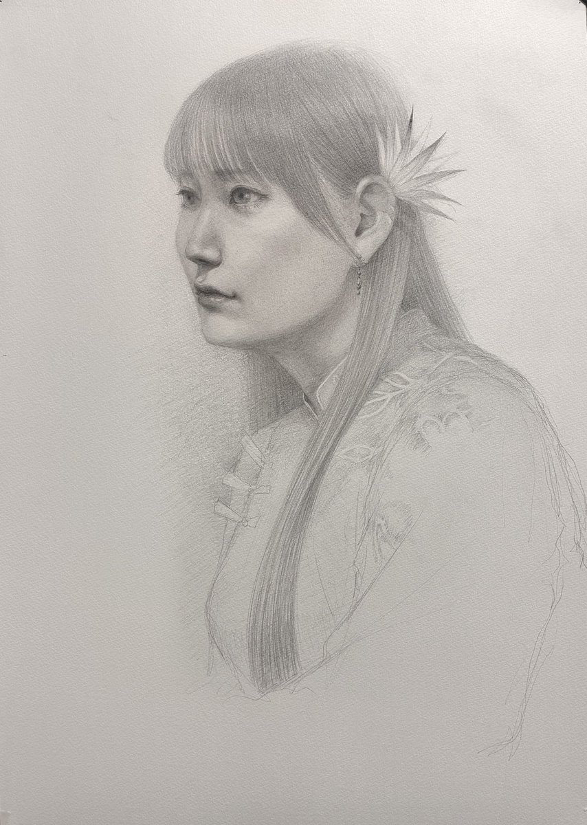 絵画教室アトリエ・エビスの人物画クラスでのデモスト
<a href="/atebis/">絵画教室アトリエ・エビス総合</a> 
←午前クラス　秋めいた服装
午後クラス　アオザイ→
それぞれある程度描写を詰めた。